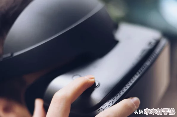 不对劲的老师像素v1.9.3：看似正常却暗藏玄机的课堂奇遇