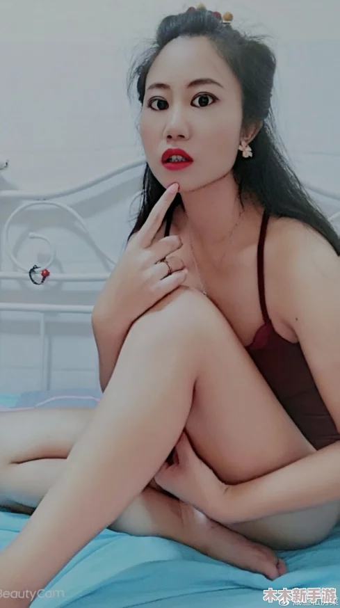 大陆熟婦丰滿多毛xXXⅩ，展现了对成熟女性魅力与性感特质的独特视角，强调她们的丰满身材和自然美