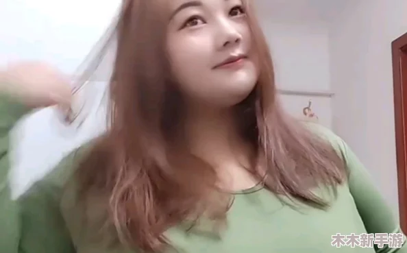 四川少妇搡bbw，狂野搡bbbb，全程无遮挡露脸大秀