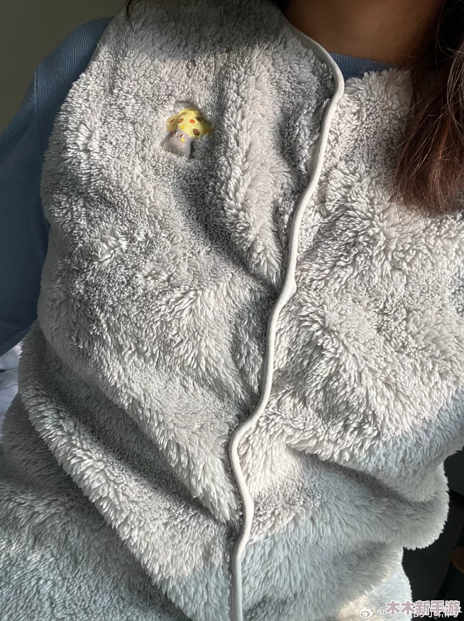 没带罩子让他吃了一天的没事吧，大家觉得这样的情况很正常，还是应谨慎对待？