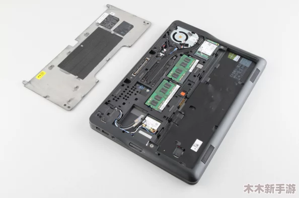 详细步骤指导：如何安全拆解并探索DELL E6300笔记本内部结构