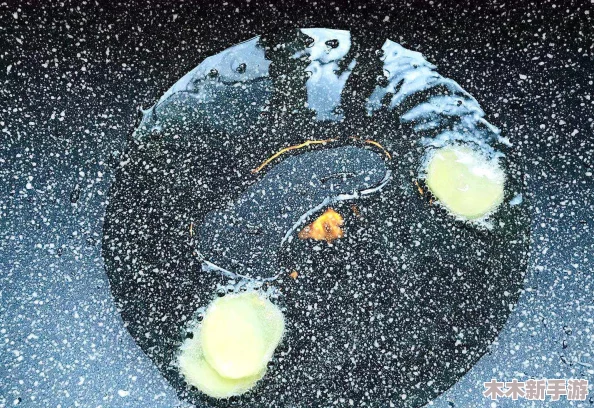麻花天美星空果冻乌鸦：用户评价称其口感独特，视觉效果惊艳，是夏日消暑的绝佳选择！