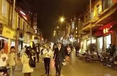 老镖客城中村探店达人：美食丰富，服务热情，让人流连忘返的绝佳去处！