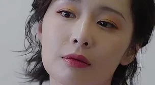 小南翻眼流口水眼流泪，揭示了情感与生理反应之间的微妙联系与人类心理的复杂性