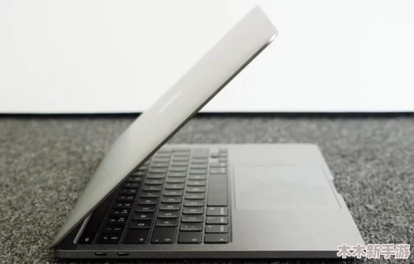 18岁macbookpro高清功能评测：性能依旧强劲，适合学生和创意工作者的理想选择