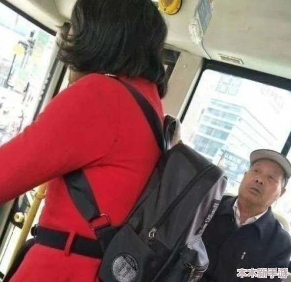 忘穿内裤在公交车摸喷水爽文：一次意外的刺激体验与自我发现之旅
