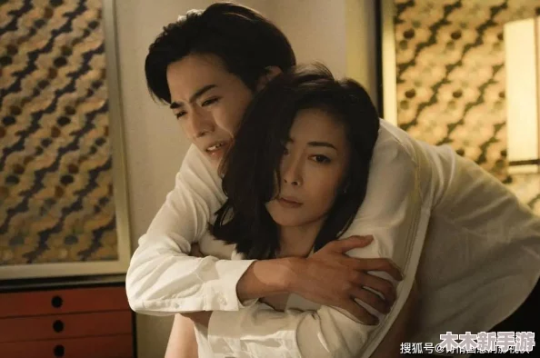 理解义子背德友田真希的复杂关系与情感纠葛，揭示人性深处的挣扎与选择