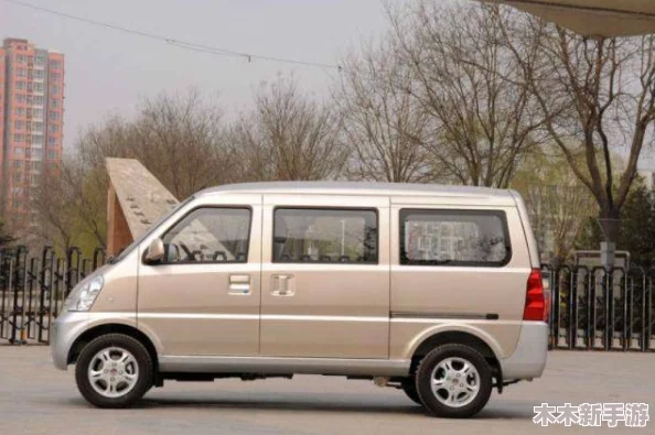 触手面包车：用户评价称其空间宽敞，驾驶体验流畅，是家庭出行的理想选择！