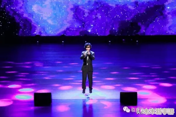 青娱乐盛宴：欢笑与感动交织，传递正能量的舞台盛会