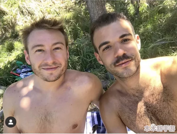 男GayGays 欧美体育生 追寻梦想的旅程：爱与激情在运动场上的绽放