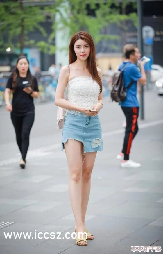 黑丝美女足交，步步生莲，情欲激荡，诱惑无限