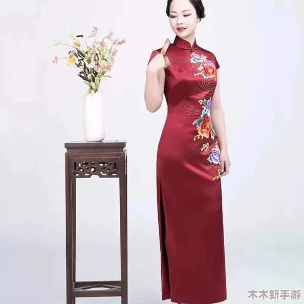 老师黑色双开真丝旗袍的选购方法:一针见血,精准把握时尚与优雅 老师黑色双开真丝旗袍的选购方法:一针见血,精准把握时尚与优雅