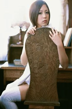 真人实拍女初披破WWW，展现真实生活中的勇气与自信，让我们一起感受她的故事与魅力