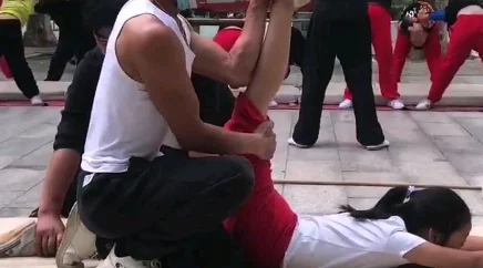 美女被男人扒开腿猛的游戏,真是“欲罢不能”的刺激体验! 美女被男人扒开腿猛的游戏,真是“欲罢不能”的刺激体验!