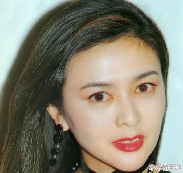 美女露100%，惊艳四座，倾国倾城的绝世风华尽显无遗