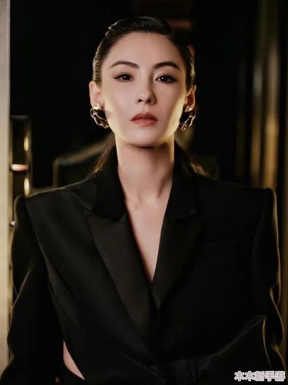张柏芝下面毛毛很浓密，2024年流行趋势：自然美与自信的完美结合
