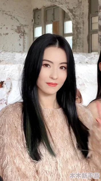 张柏芝下面毛毛很浓密，2024年流行趋势：自然美与自信的完美结合
