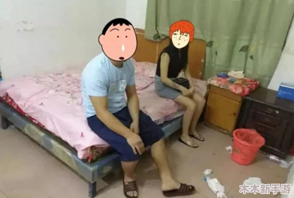 穿扒开跪着让客人打屁男男，因涉嫌违反公共道德被警方拘留，引发社会广泛关注与讨论